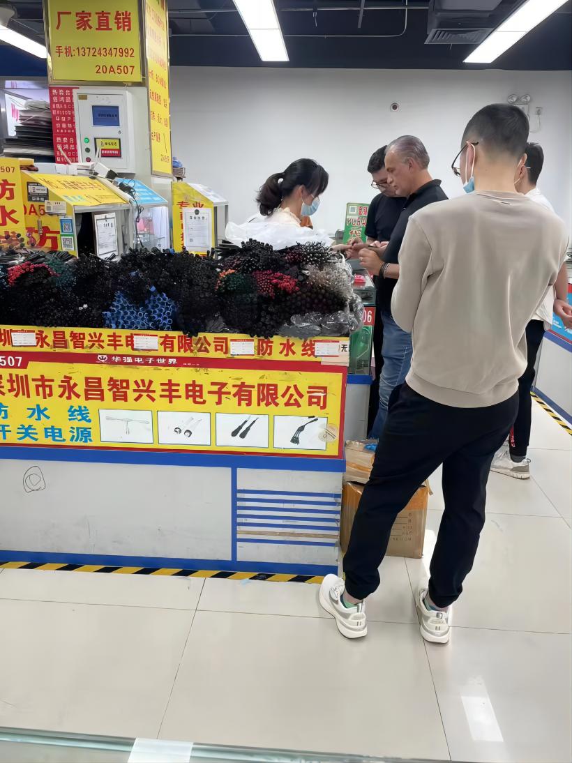 2012年購(gòu)買我們的線纜防水接頭連接器客戶，又來(lái)回購(gòu)了
